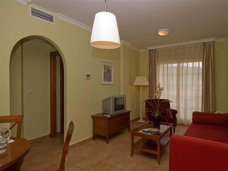 Apartamentos Vista Real Alcaidesa Ngoại thất bức ảnh
