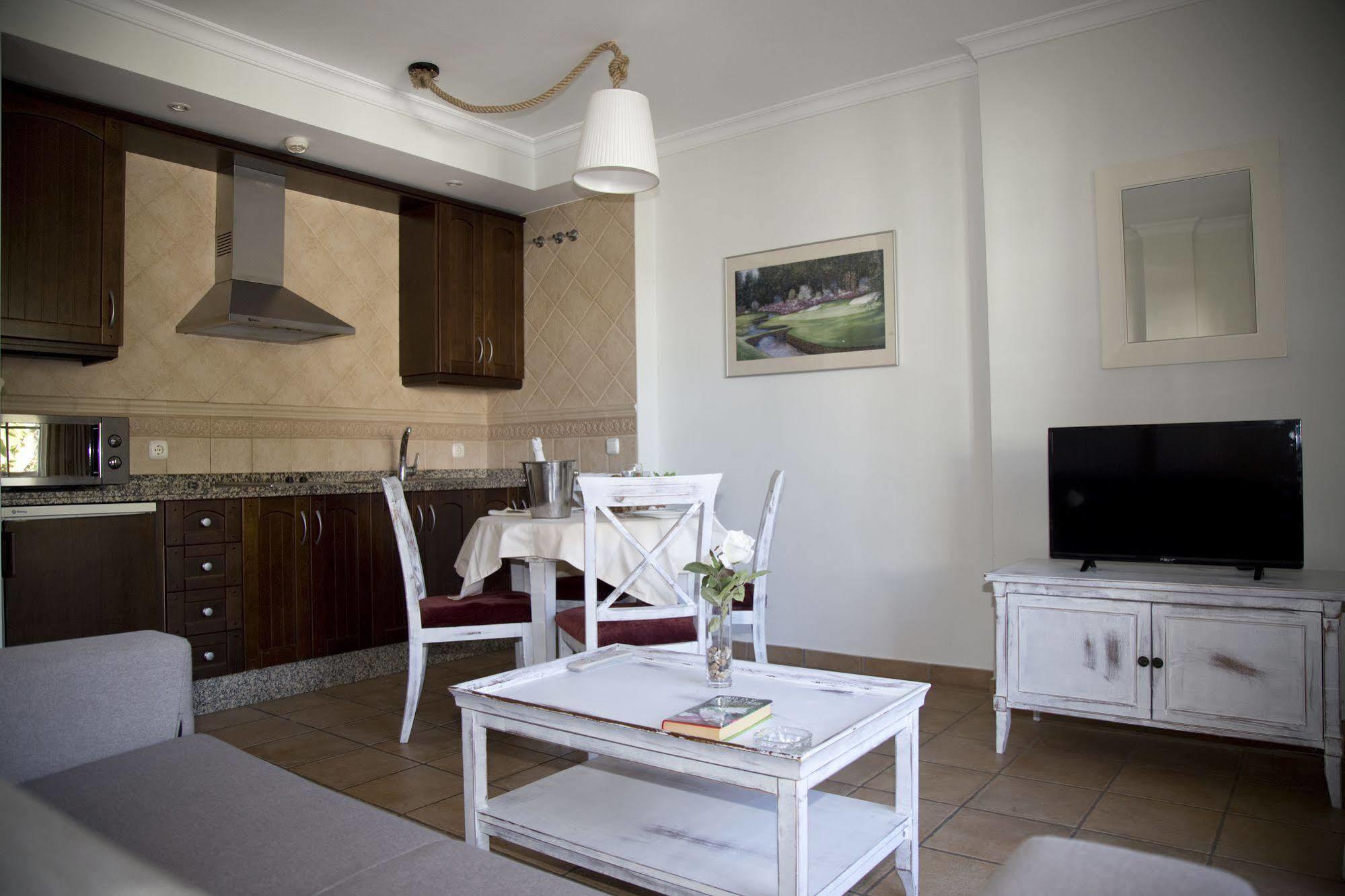 Apartamentos Vista Real Alcaidesa Ngoại thất bức ảnh